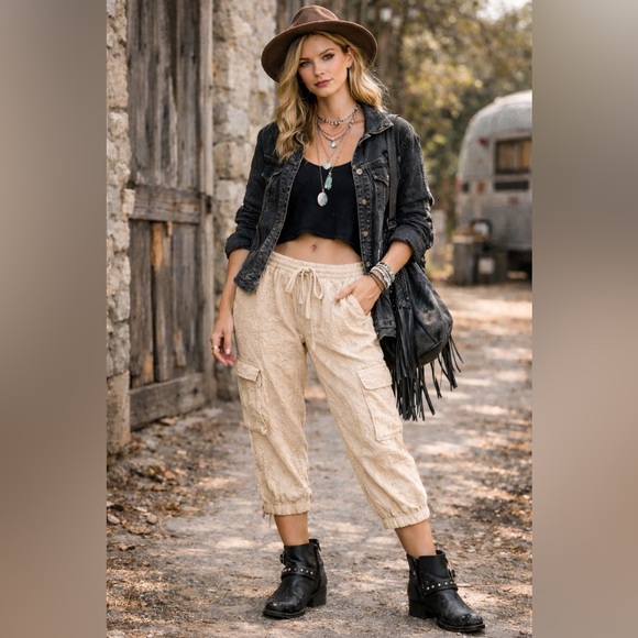 Johnny Was Pants - Johnny Was Vegan Silk Lace Print Textured Cream Cargo Cropped Joggers Size Small